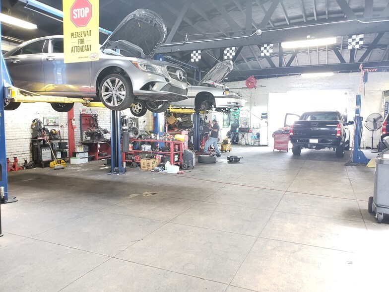 More Photos Of 38 N Hill Ave, Pasadena Auto Repair For Sale