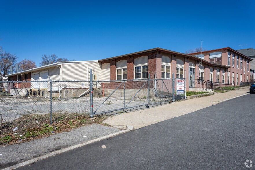 More Photos Of 27-31 Privet St, Pawtucket Manufacturing For Lease
