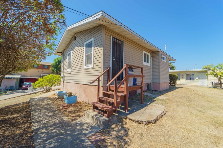 More Photos Of 1202-1216 E 7th St, National City Apartments For Sale