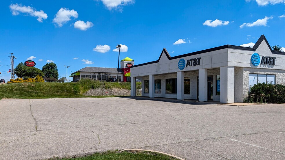 More Photos Of 1020 N Lexington Springmill Rd, Ontario Freestanding For Lease