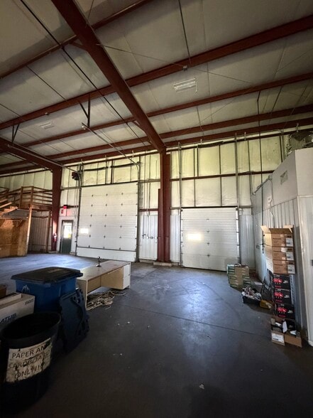 More Photos Of 3300 Commodity Ln, Green Bay Manufacturing For Lease