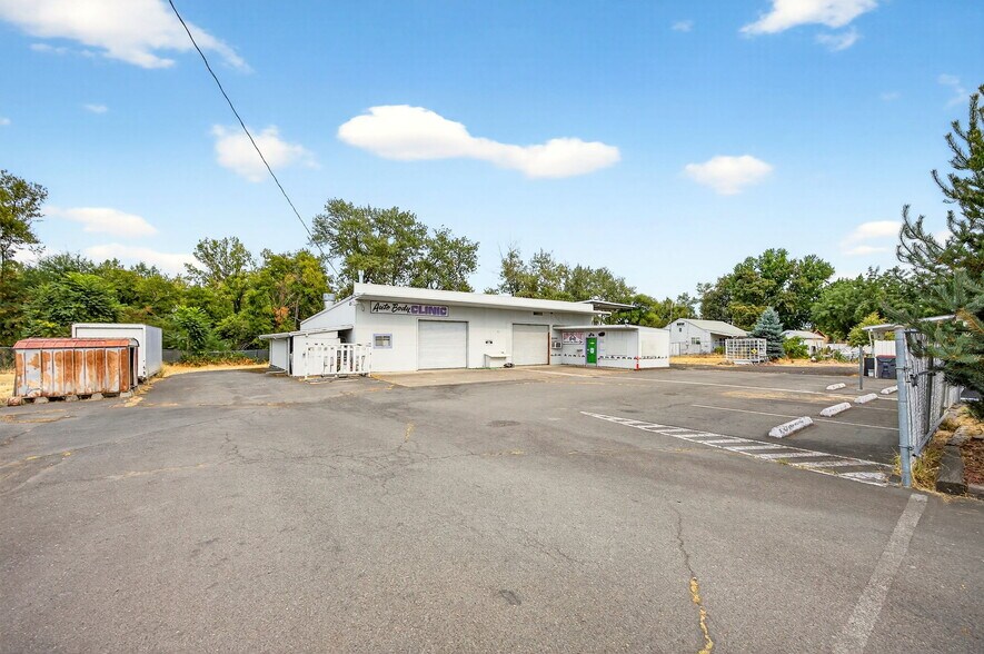 More Photos Of 844 N Riverside Ave, Medford Land For Sale