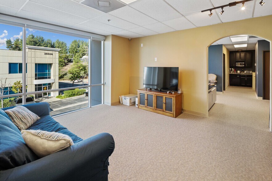 More Photos Of 28534-28536 Constellation Rd, Valencia Warehouse For Sale