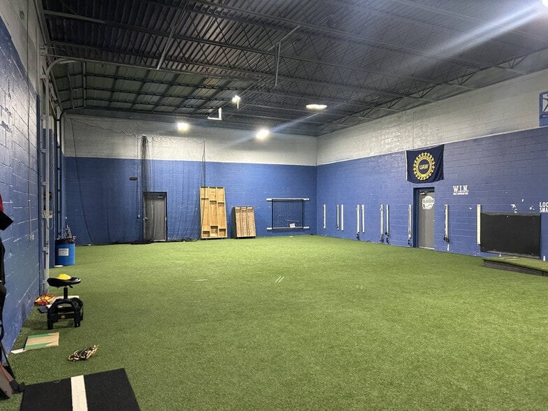 More Photos Of 5730 Bluffton Rd, Fort Wayne Light Manufacturing For Sale