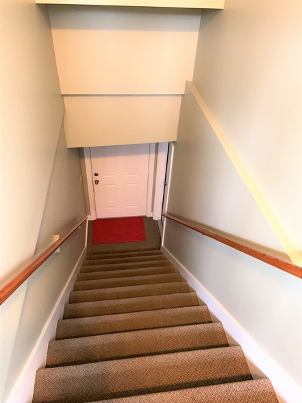 More Photos Of 307 Main St, Westbrook Carwash For Sale