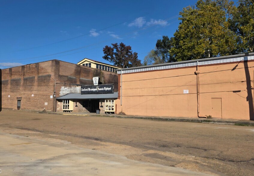 More Photos Of 515 S Railroad Blvd, Mccomb Specialty For Sale