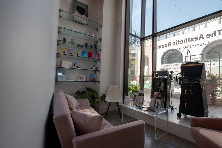 More Photos Of 413-445 N Rodeo Dr, Beverly Hills Coworking Space