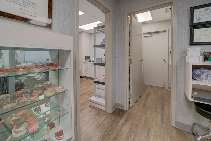 More Photos Of 2650 21st St, Sacramento Medical For Lease
