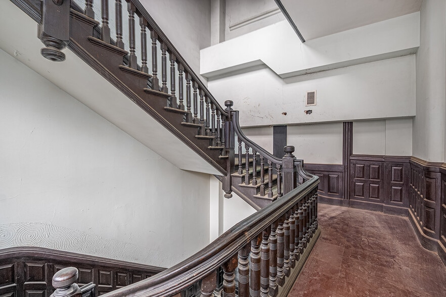 More Photos Of 100 E Bay St, Savannah Lodge Meeting Hall For Sale