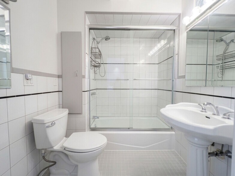 More Photos Of 2554 37th St, Astoria Apartments For Sale