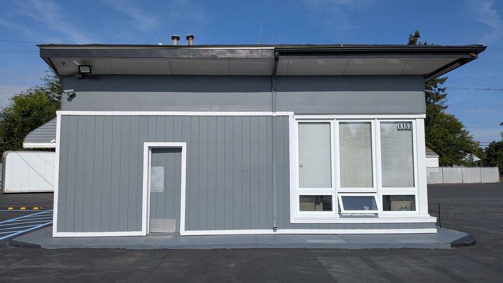 More Photos Of 1153 Baldwin Ave, Pontiac Auto Dealership For Sale