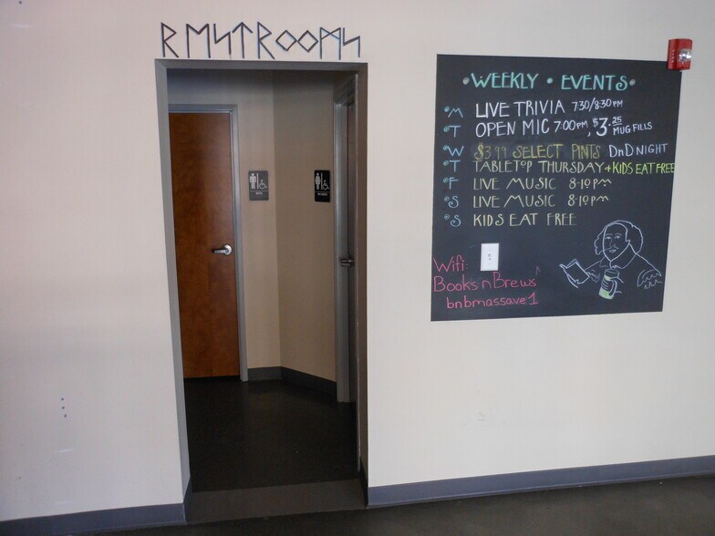 More Photos Of 643 Massachusetts Ave, Indianapolis Storefront For Lease