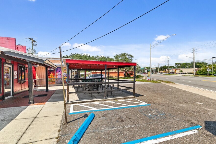 More Photos Of 1638 University Blvd S, Jacksonville Restaurant For Sale