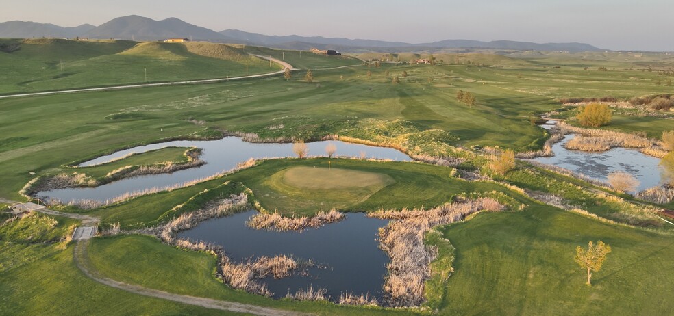 Primary Photo Of 464 Rifle Range Rd, Lewistown Golf Course Driving Range For Sale