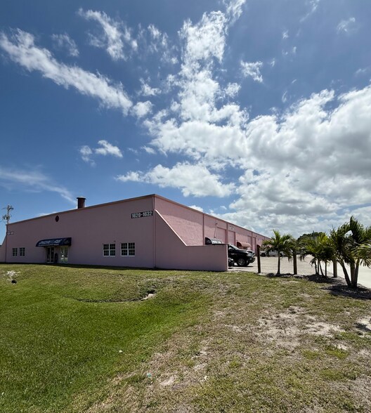 More Photos Of 1624 SE Village Green Dr, Port Saint Lucie Warehouse For Lease