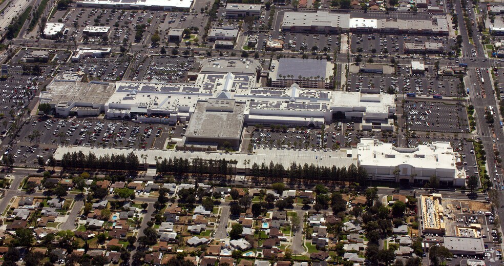 More Photos Of 1299 Galleria, Riverside Unknown For Lease