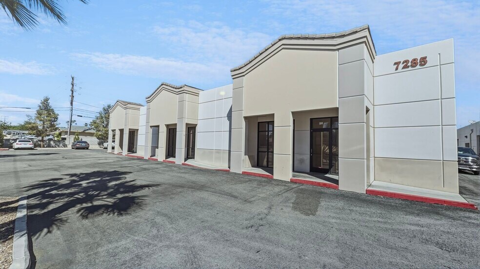 More Photos Of 7285 Dean Martin Dr, Las Vegas Light Distribution For Lease