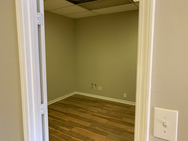 More Photos Of 3297 Northcrest Rd, Atlanta Office For Lease