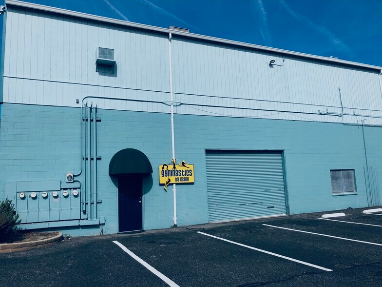 More Photos Of 40879 Highway 41, Oakhurst Freestanding For Sale