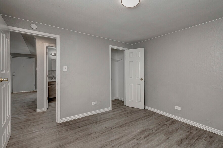 More Photos Of 1601 Joliet St, Aurora Apartments For Sale