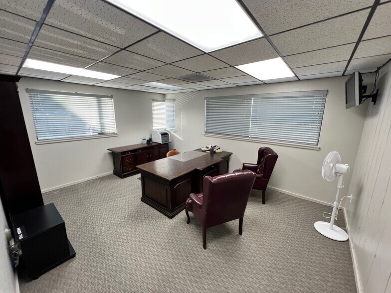 More Photos Of 1244 River View Dr, Cody Office For Lease