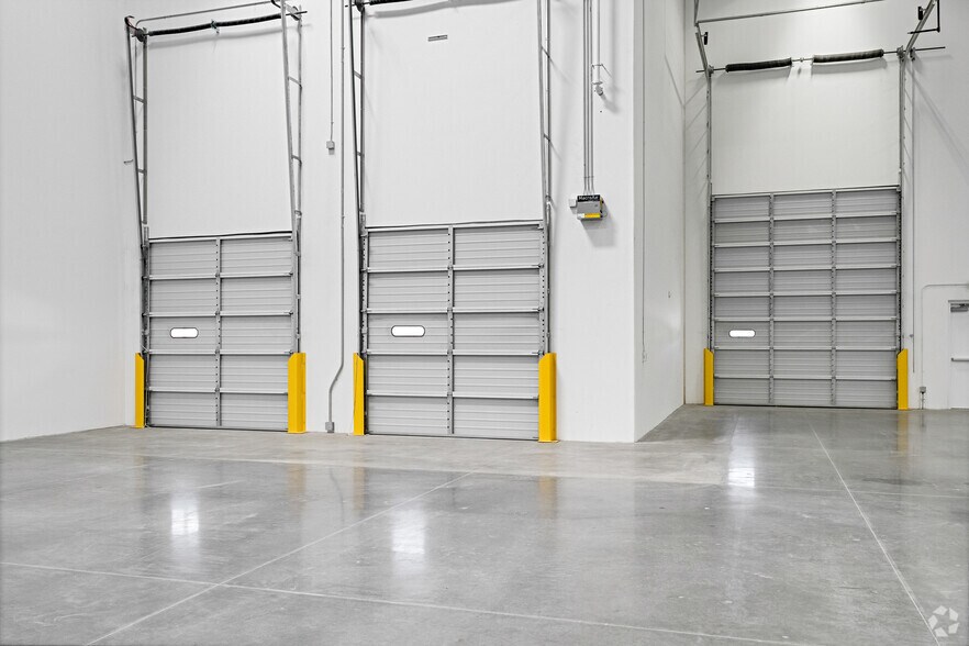 More Photos Of 3211 Mission Oaks Blvd, Camarillo Unknown For Lease