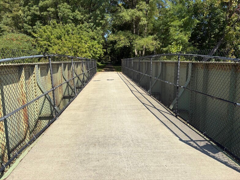 More Photos Of 101 Erie St, Amsterdam Warehouse For Sale