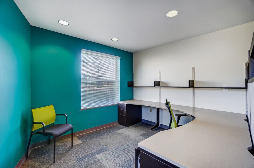 More Photos Of 3925-3927 Brotherton Rd, Cincinnati Office For Sale