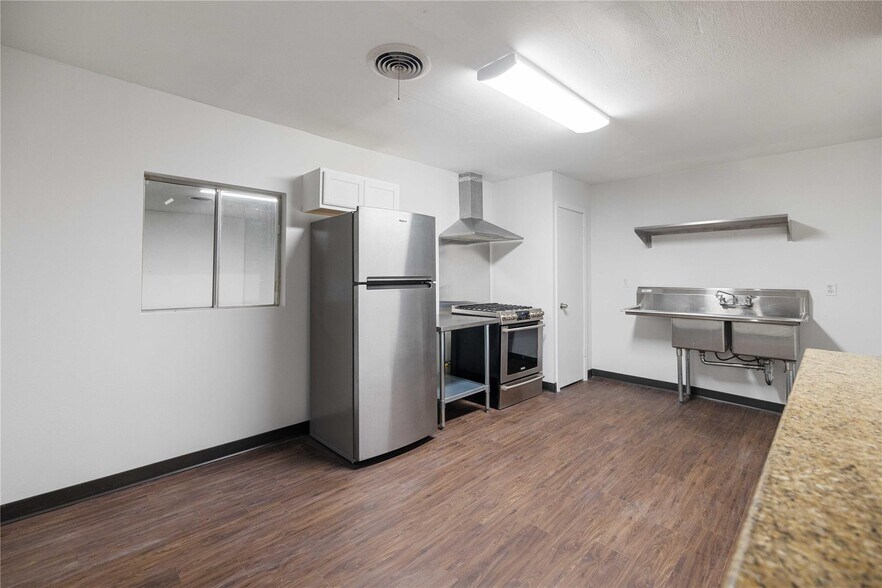 More Photos Of 1700 Amanda Ave, Fort Worth Religious Facility For Sale