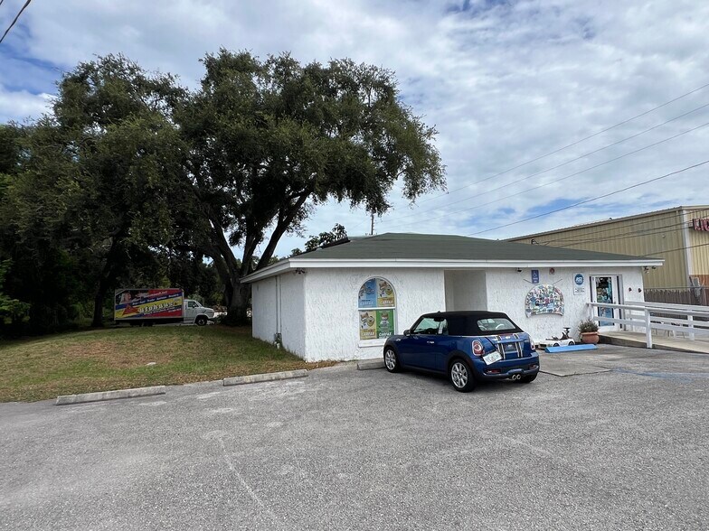 More Photos Of 2850 Roosevelt Blvd, Clearwater Freestanding For Sale