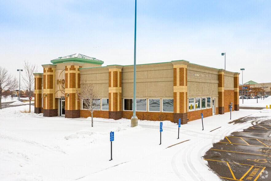 More Photos Of 12792 Riverdale Blvd NW, Coon Rapids Restaurant For Lease