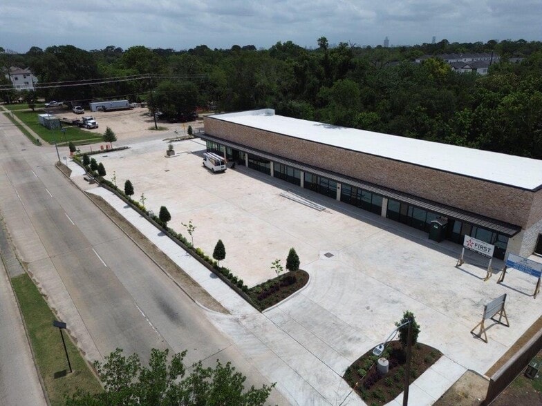More Photos Of 9437 Hammerly Blvd, Houston Storefront For Lease