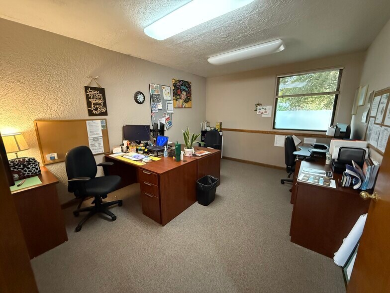More Photos Of 1128 Broadway St, Longview Office For Sale