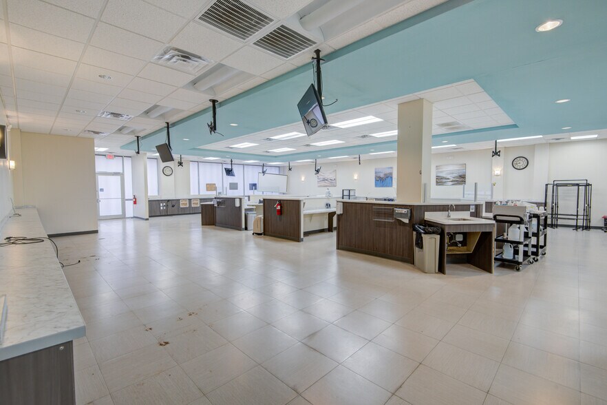 More Photos Of 4300-4302 Fairmont Pky, Pasadena Unknown For Lease