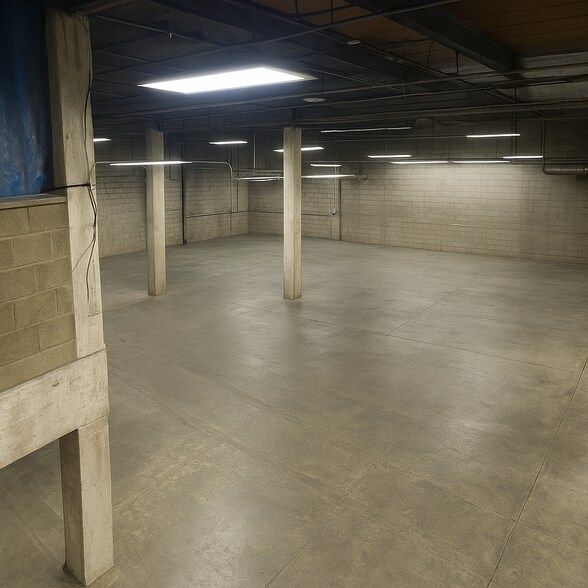 More Photos Of 595 Berriman St, Brooklyn Warehouse For Sale