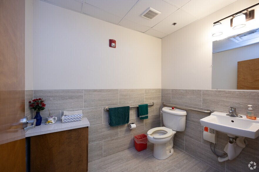 More Photos Of 5953 Buford Hwy NE, Doraville General Retail For Sale