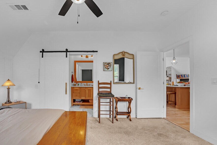 More Photos Of 446724 E 390 Rd, Langley Hotel For Sale