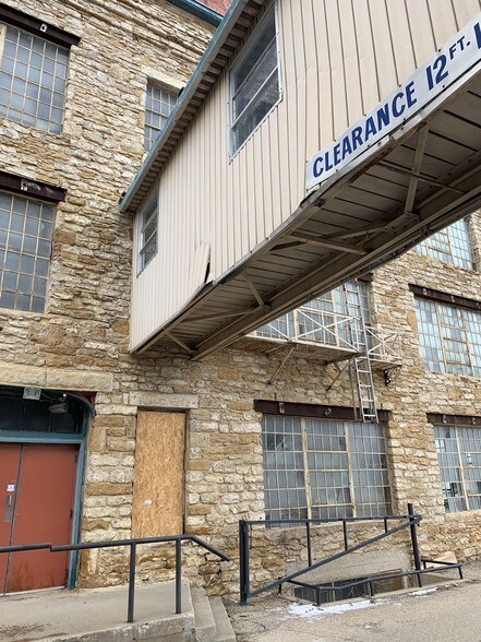 More Photos Of 612 New Hampshire St, Lawrence Office For Lease