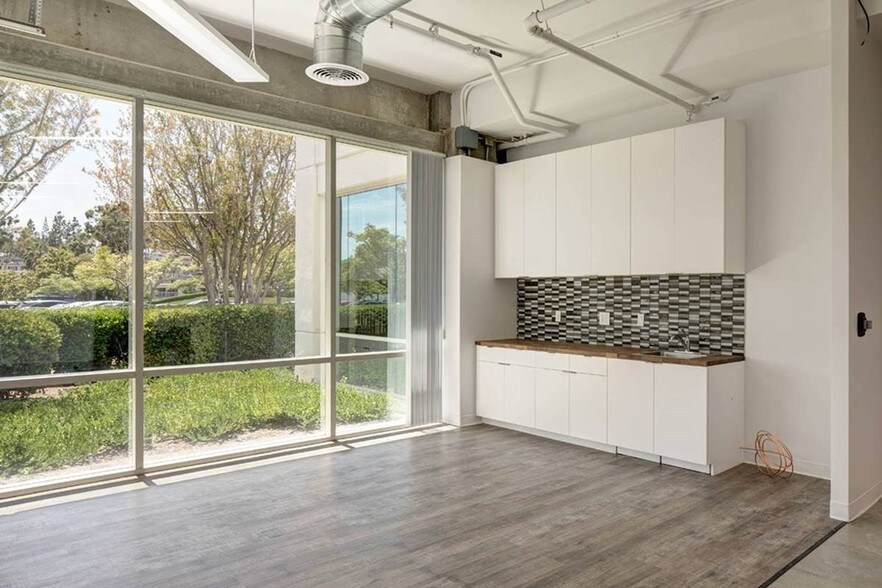 More Photos Of 23332 Mill Creek Dr, Laguna Hills Office For Lease