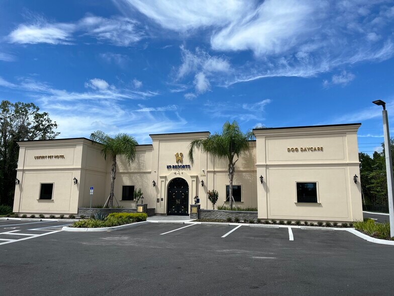 More Photos Of 2386 Florida Highway 426 Hwy, Oviedo Veterinarian Kennel For Sale
