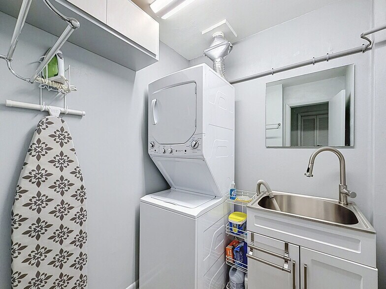 More Photos Of 5321 Grand Blvd, New Port Richey Medical For Sale