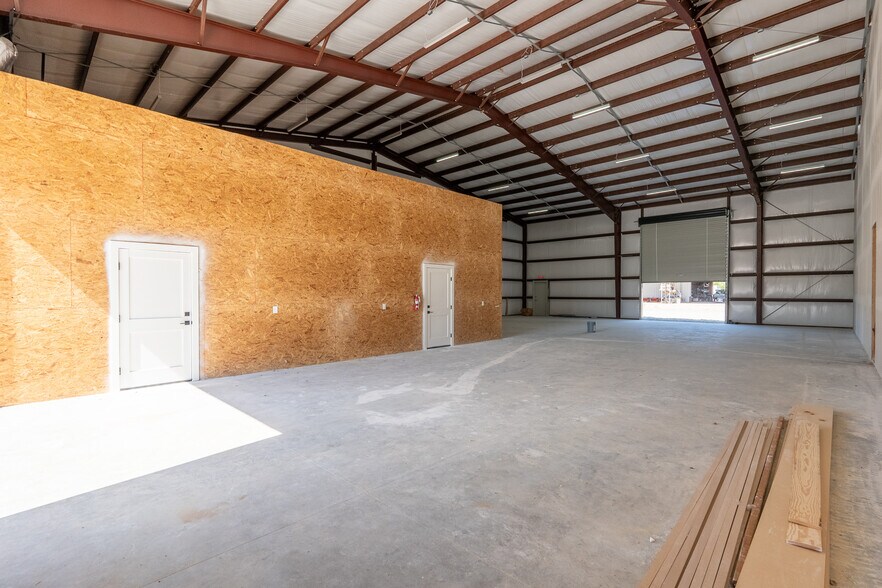 More Photos Of 4091 Ashley ln, College Station Warehouse For Lease