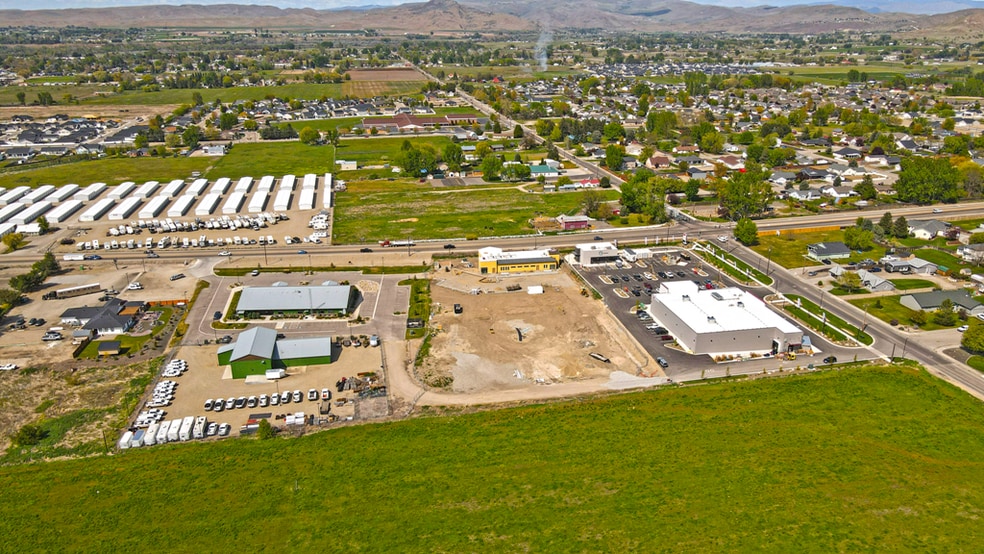 More Photos Of 2175 S Sub Station Rd, Emmett Supermarket For Sale