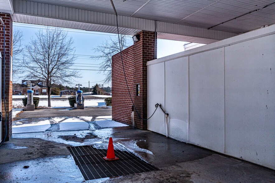 More Photos Of 4088 George Washington Memorial Hwy, Gloucester Carwash For Sale