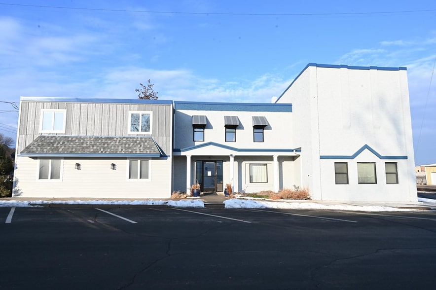 Primary Photo Of 206 Scott St S, Shakopee Office For Sale