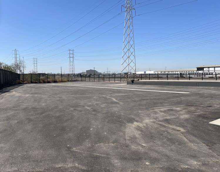 More Photos Of 2552-2556 E Olympic Blvd, Los Angeles Manufacturing For Lease