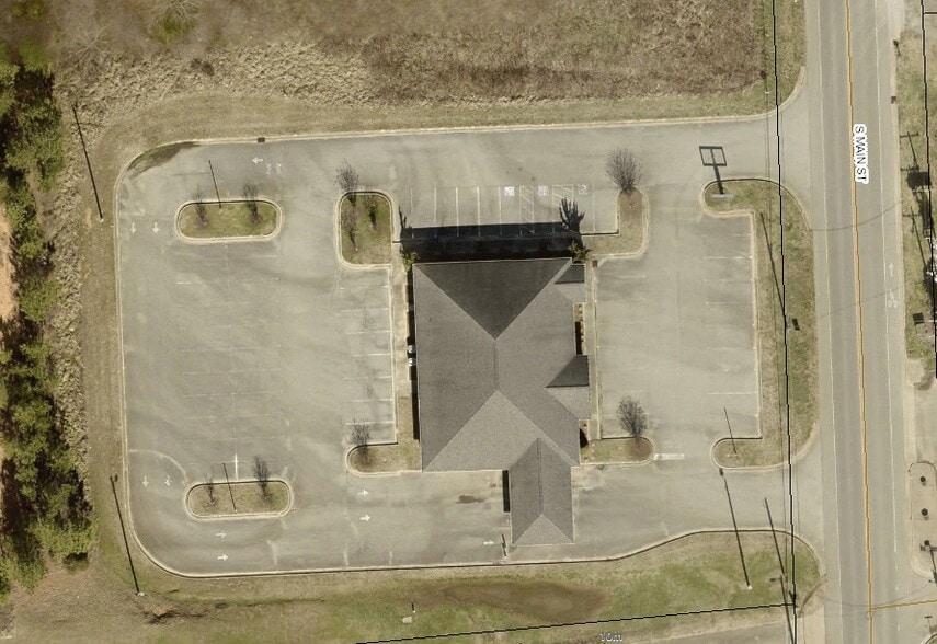 More Photos Of 416 S Main St, Shelby General Retail For Sale