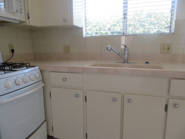 More Photos Of 5335 Harmony Ave, North Hollywood Apartments For Sale