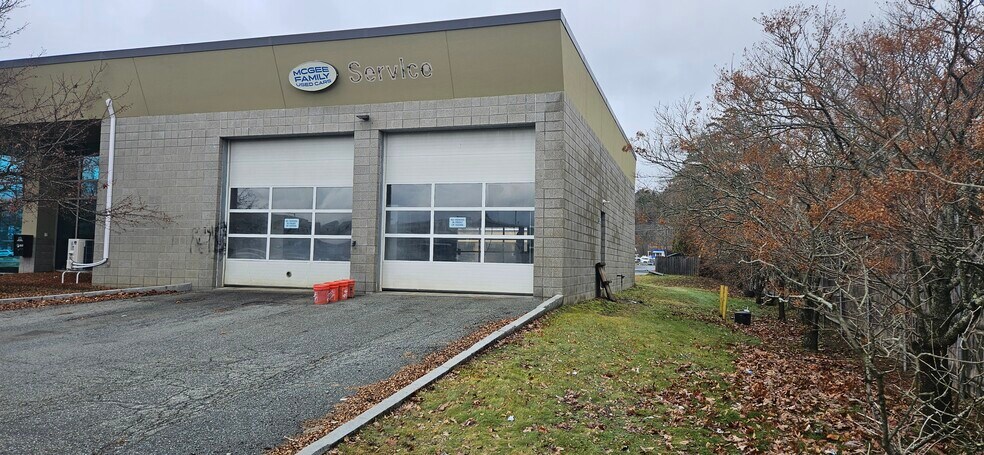 More Photos Of 160 Sykes Mountain Ave, White River Junction Auto Dealership For Sale