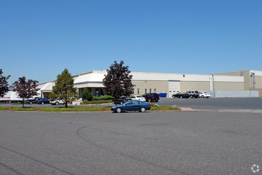 More Photos Of 2331 NE Argyle, Portland Unknown For Lease